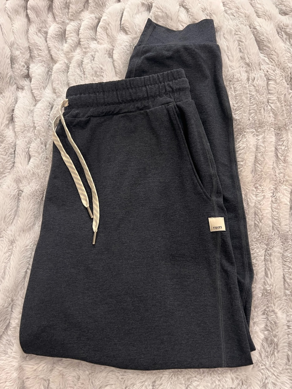 Vuori Heathered Navy/Charcoal Joggers